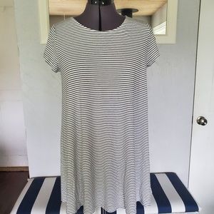 Black and White Comfy Shirt Dress